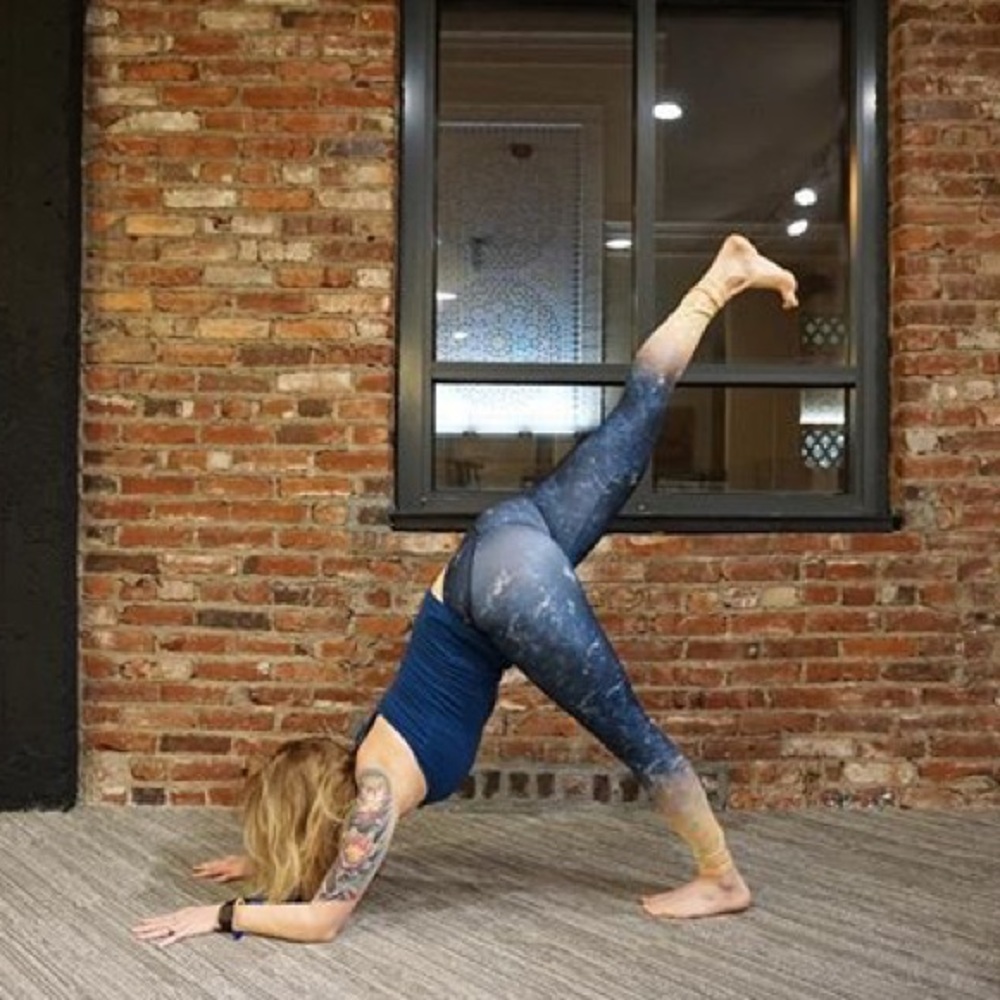 Onzie full length celestial geo yoga pants M